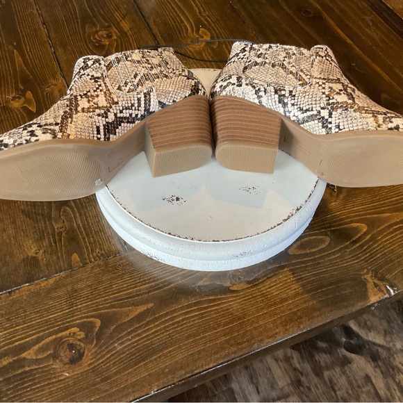 NWT A.N.A. Snakeskin Ankle Boots - Picture 8 of 11